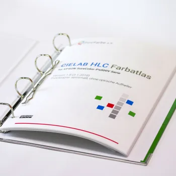 CIELAB HLC Farv Atlas af freieFarbe e.V. - Titel